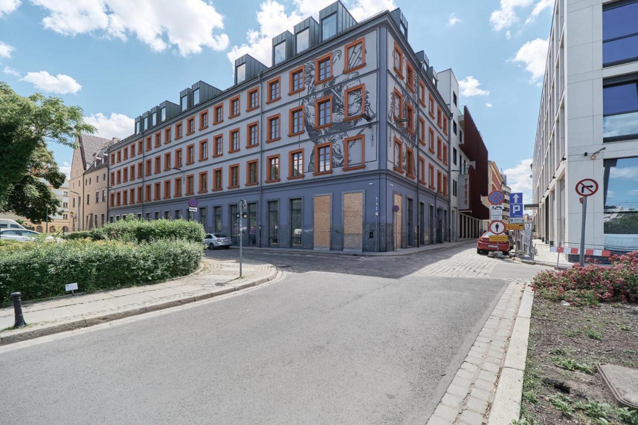 Apartment Center By Renters *