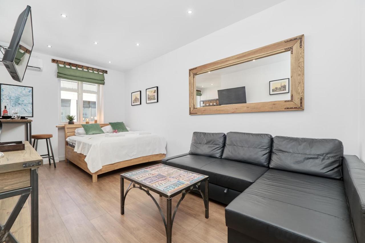 Center By Renters * Wroclaw